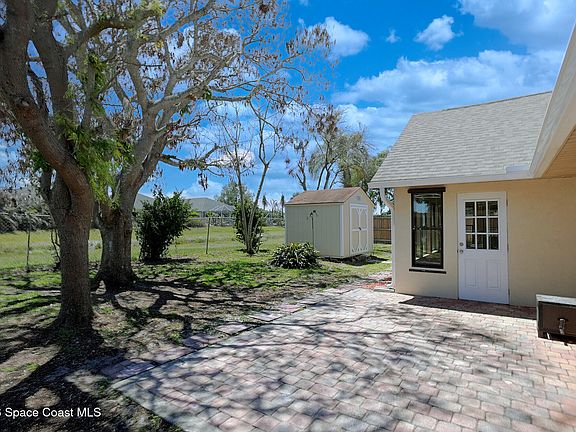 4th image of 3538 Egret Dr