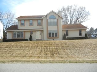 3998 Kings Way, Slinger, WI 53086