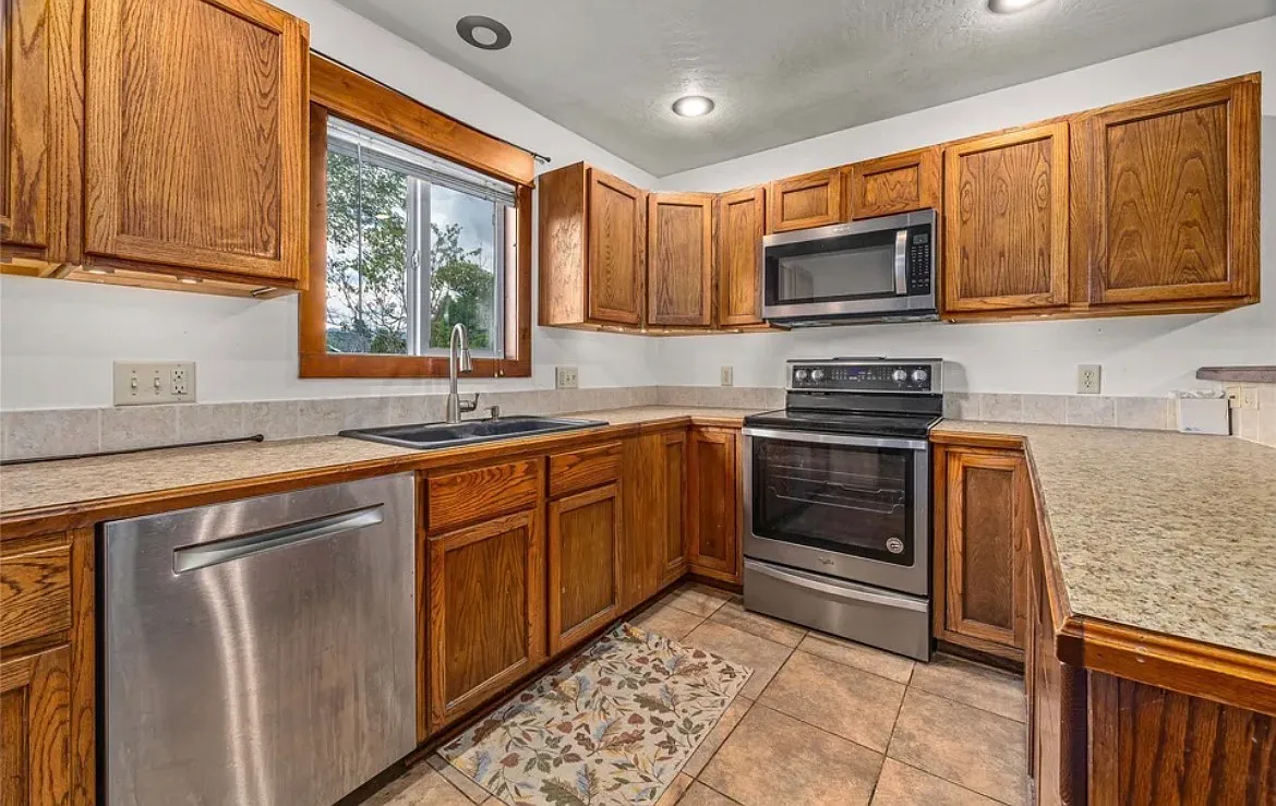 4 bed, 1920 sqft, $900 — Photo 4