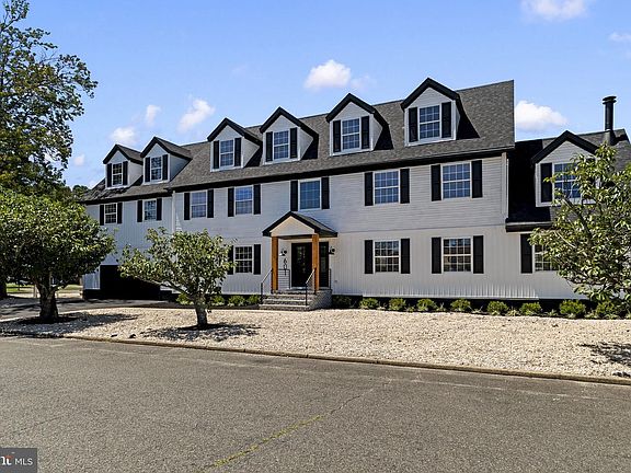 4th image of 601 Winthrop Dr
