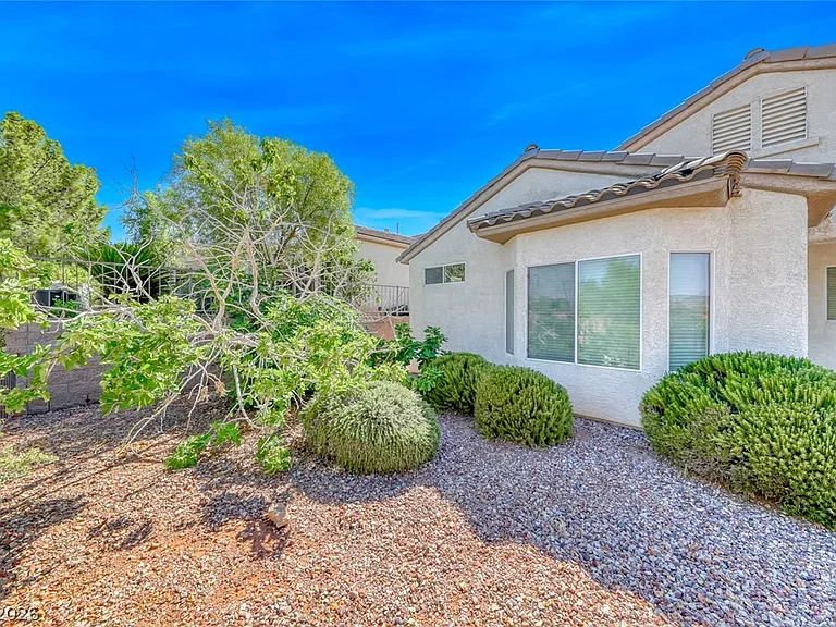 2343 Schaeffer Hills Dr — Photo 37
