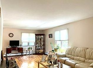 175 W Castor Pl #3, Staten Island, NY 10309