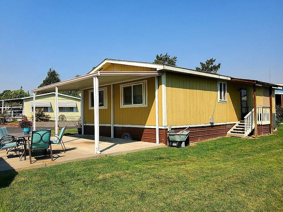 2nd image of 811 2nd Ave #11