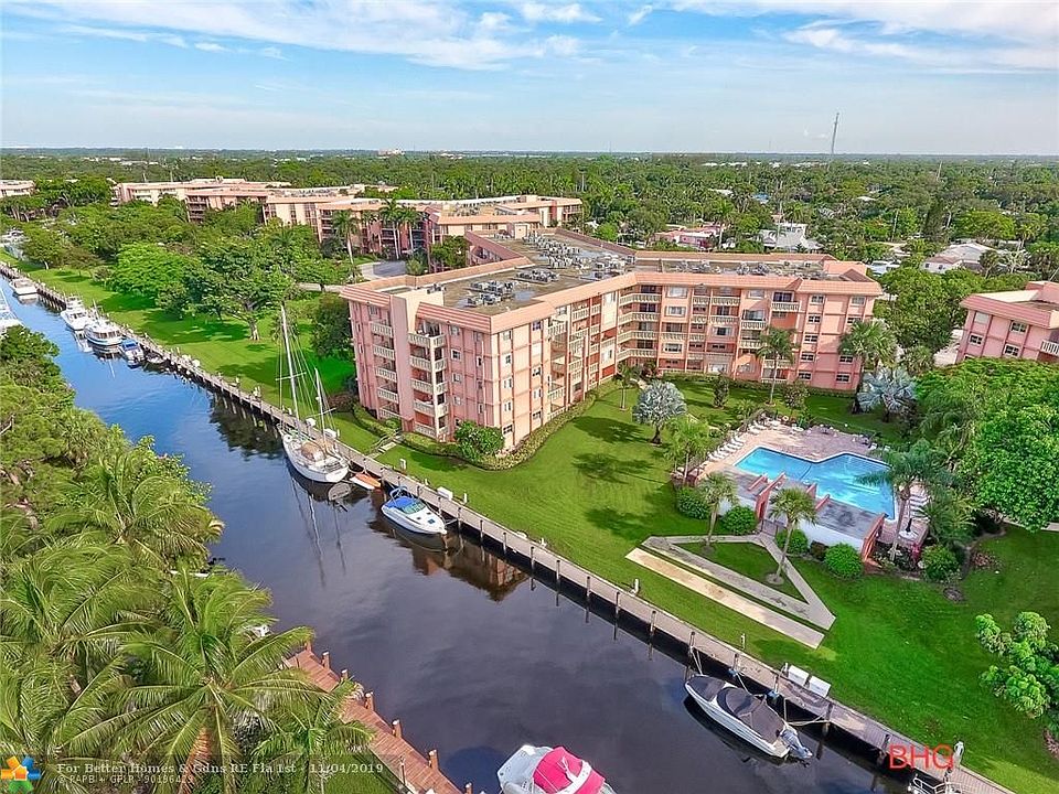 1st image of 900 River Reach Dr APT 305