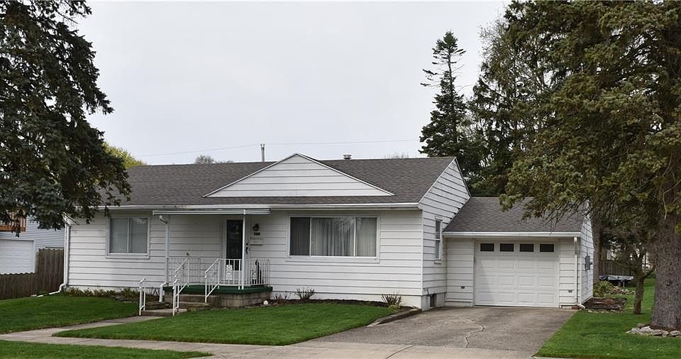 1st image of 700 Linden Ave