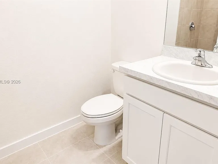 1381 NE 4th Ave #1381 — Photo 11