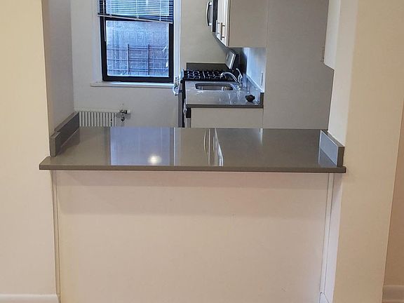 3rd image of 4323 42nd St #207