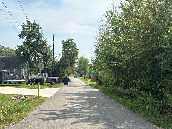 5th image of 3303 Langford St