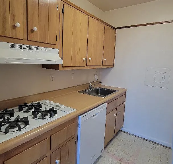 10401 Grosvenor Pl #1308 — Photo 11