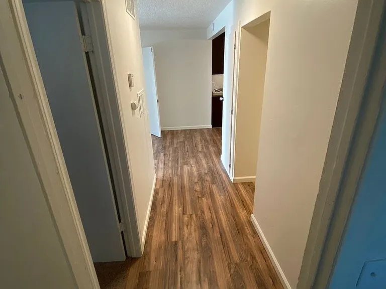 341 Lansing Cir #A — Photo 4
