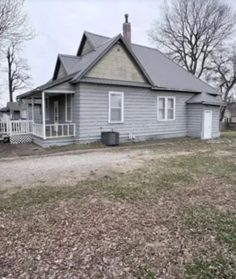 Building Photo - 316 N 1st St