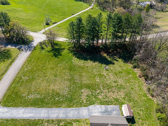 4th image of 15 Hidden River Ave