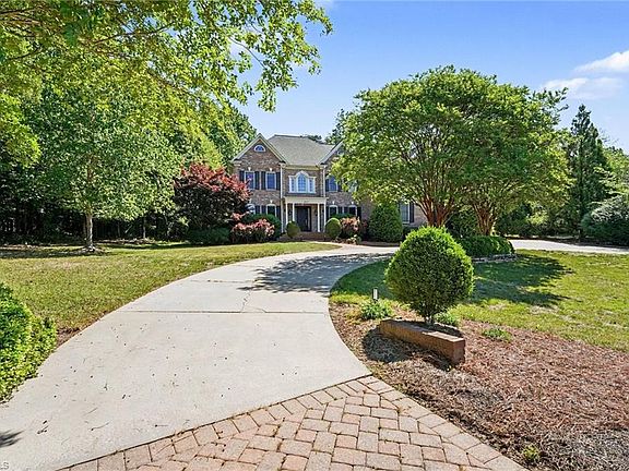 3rd image of 807 Northern Shores Point