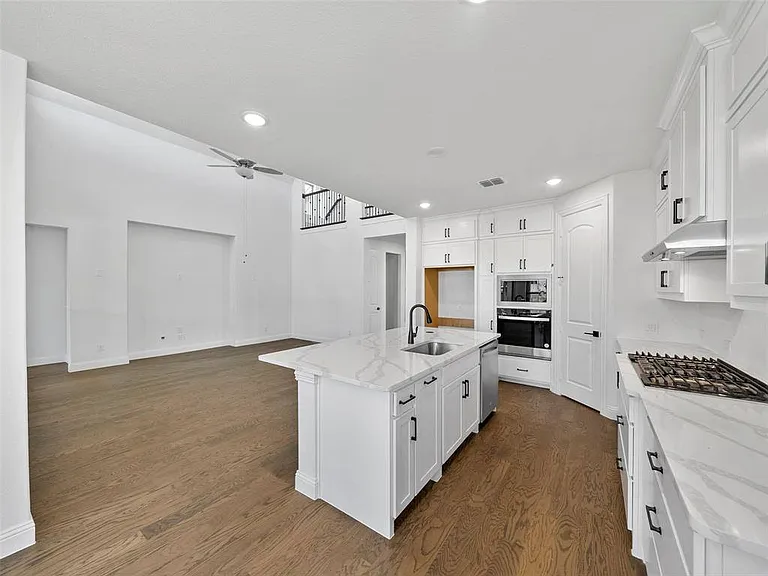 4280 Mill Pond Dr — Photo 12
