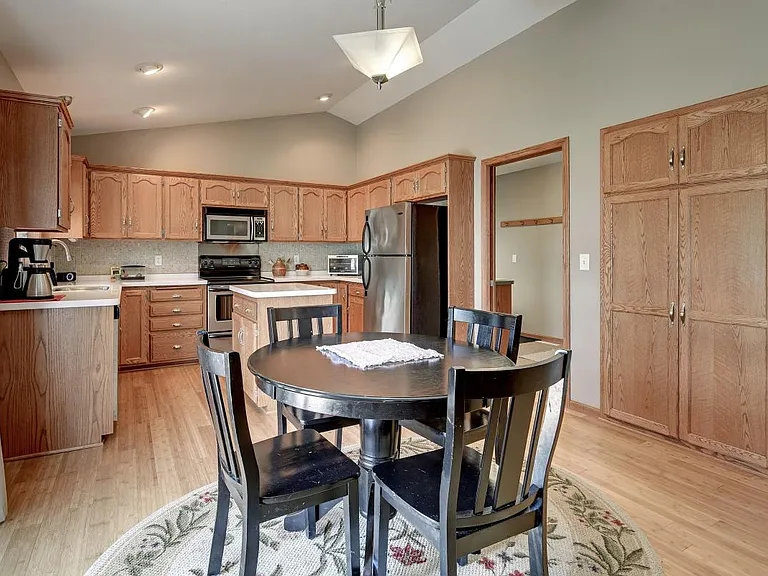 1187 Blackhawk Dr SW — Photo 12