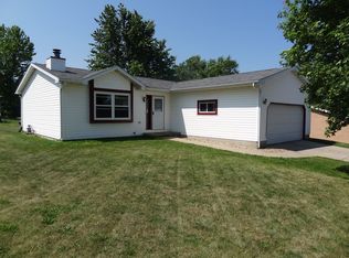 617 Sheila St, Mount Horeb, WI 53572