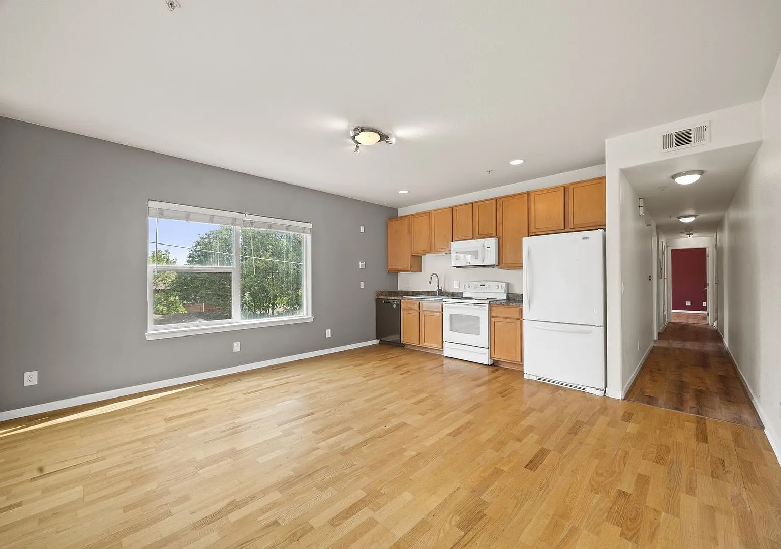 Spacious 2 BR, 2 BA Condo Near DU w/ Covered Parking! — Photo 2