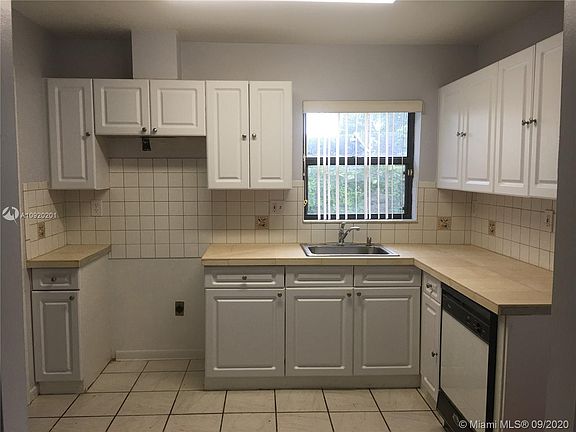 4th image of 19341 SW 103rd Ct #19341
