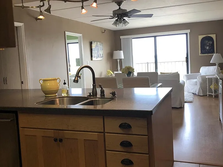 2700 N Shore Dr #703 — Photo 11