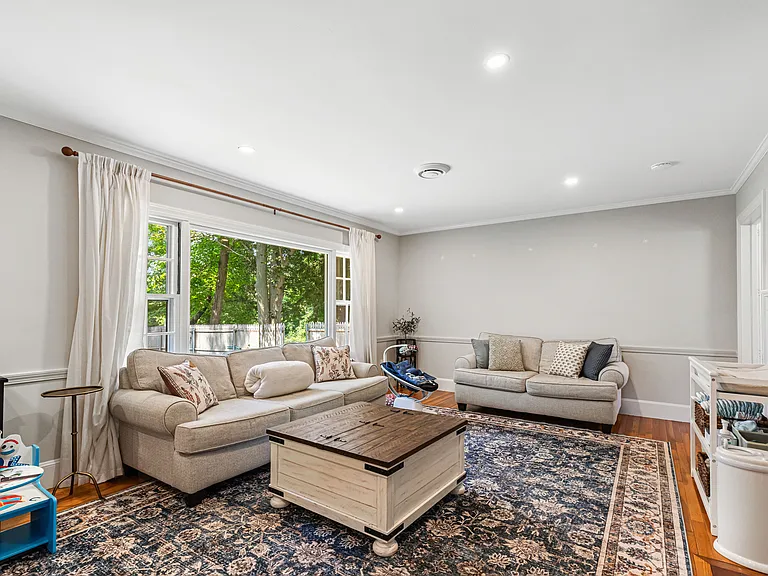 355 Pearse Rd — Photo 18