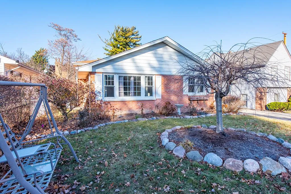1718 Lydia St photo 1