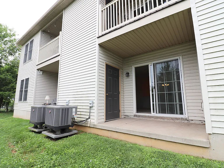 1605 W Main St #E — Photo 21