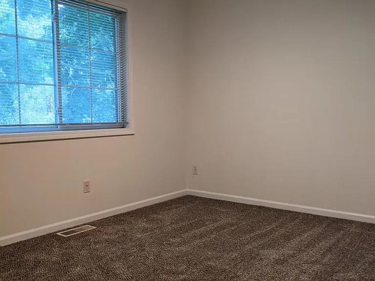 1333 Oakwood Ave #1333 — Photo 6