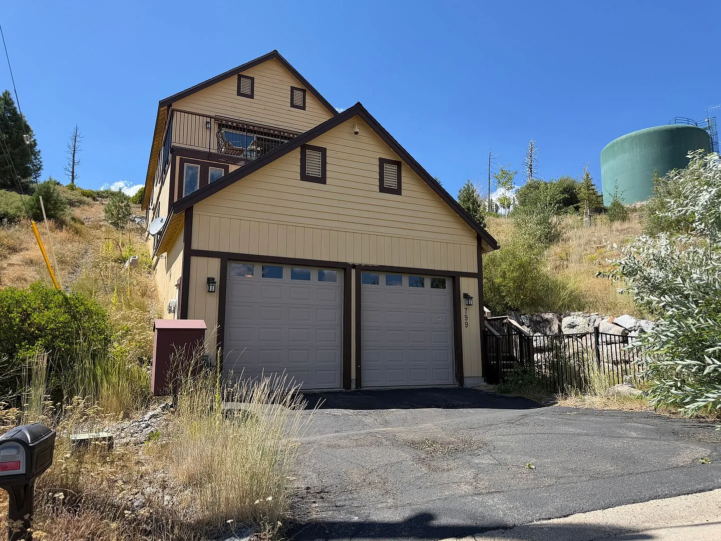 Gorgeous Views Out of Every Window! 3 Bed, 2 Bath with Garage — Photo 1