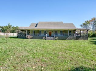 1112 Gray Eagle Dr, Crossville, TN 38572