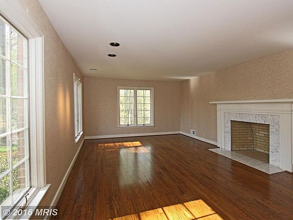 4th image of 220 Bliss Ln