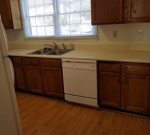 3rd image of 114 Kings Mill Dr