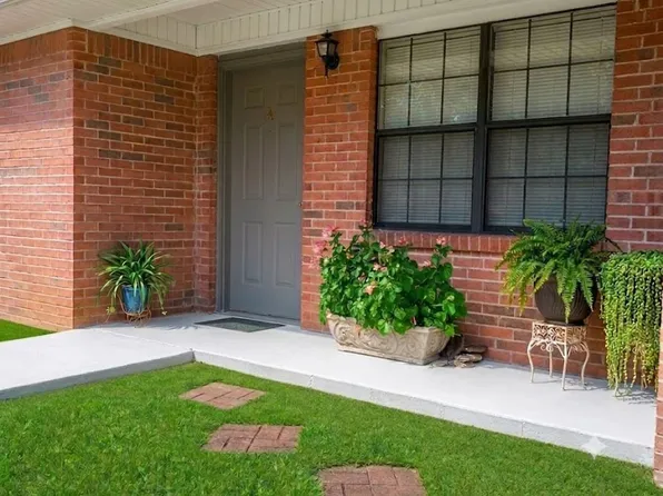 183 Garden Trl APT 13, West Blocton, AL 35184
