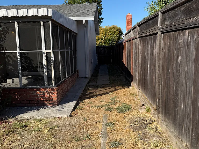 5447 Farina Ln — Photo 18