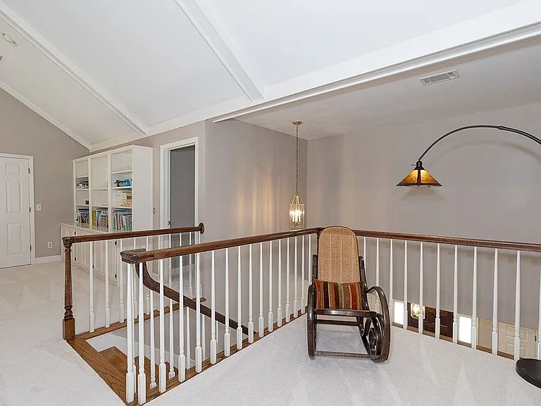 7 Bridgecreek Ct — Photo 18