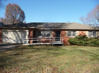 1311 E Gretna St, Springfield, MO 65804