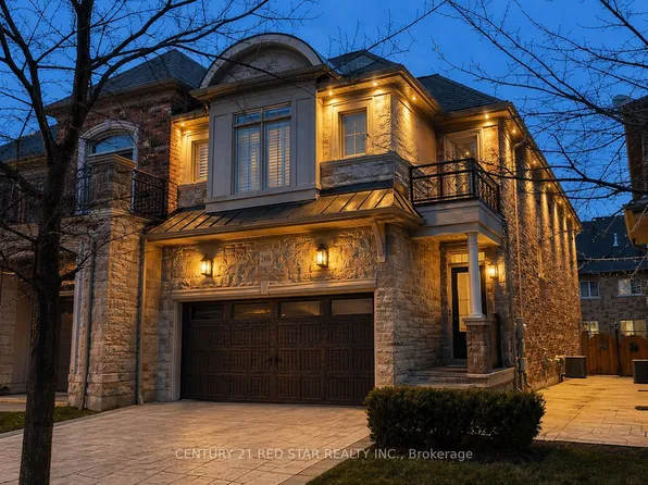 2416 Village Cmn, Oakville, ON L6M 0S2