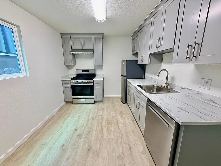 1132 Parker Street — Photo 4