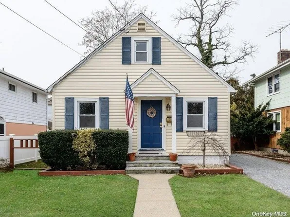 71 Edgewood Road, Port Washington, NY 11050