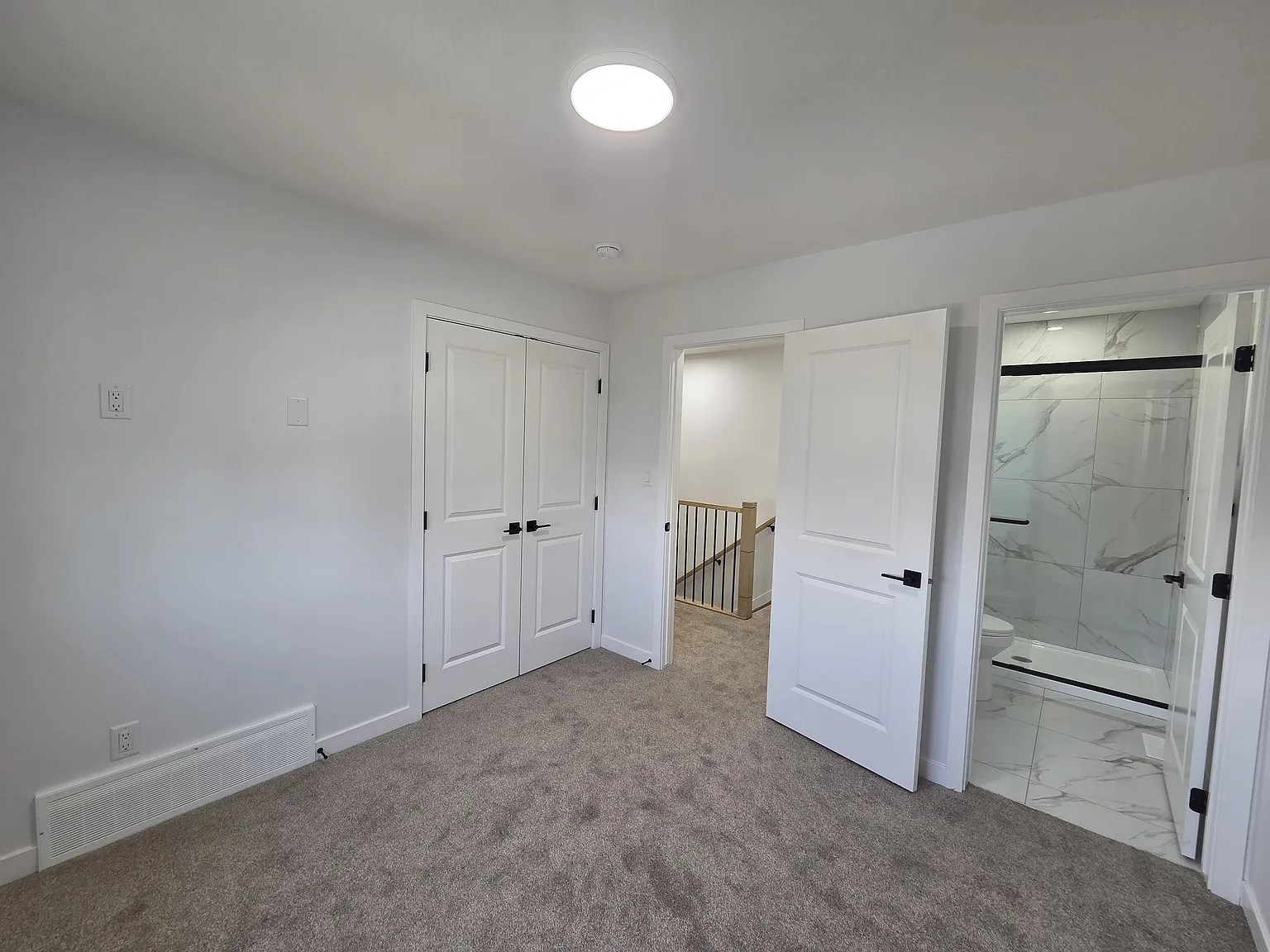 Main 1 — Photo 4