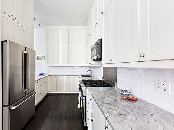 4th image of 258 Broadway APT 3C
