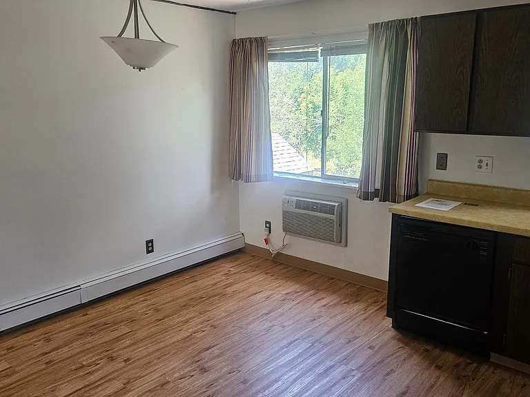 905 E Swallow Rd #4 — Photo 2