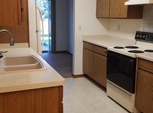 W184S8541 Dean Ct, Muskego, WI 53150