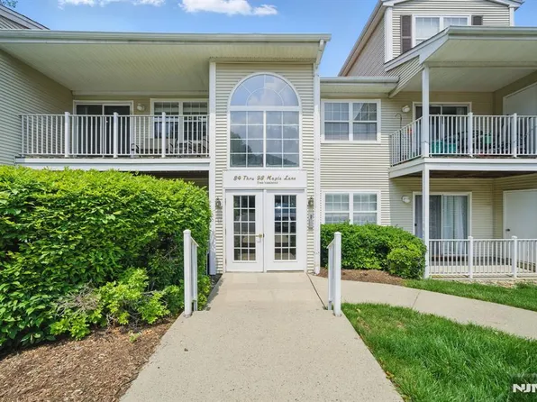92 Maple Ln #3021, Mount Arlington, NJ 07856