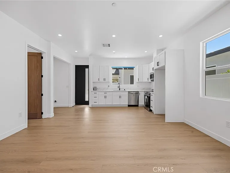 7649 Melvin Ave — Photo 12