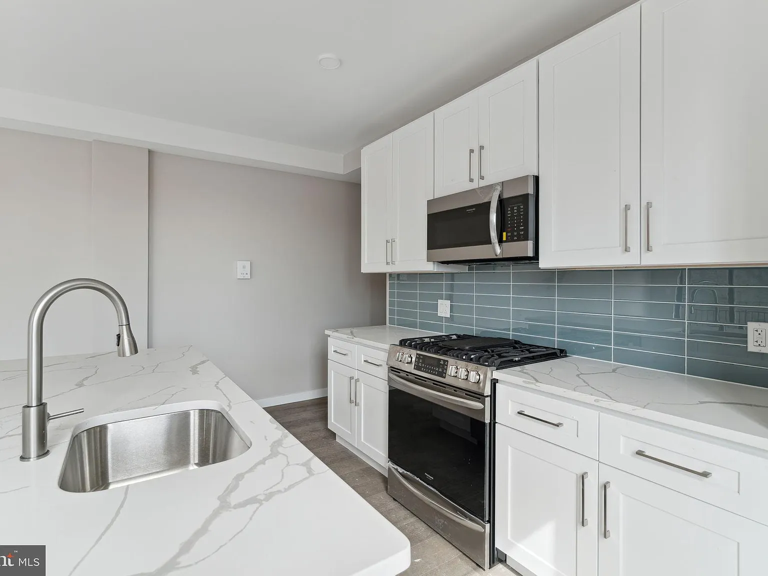 2 bed, $2,100 — Photo 2