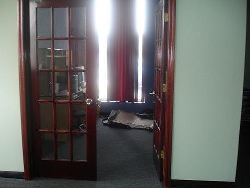 4th image of 220 Fulton St