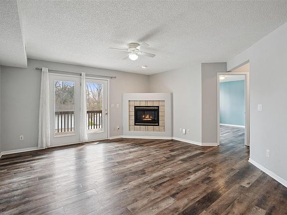 3rd image of 120 Shannon Dr Unit 7