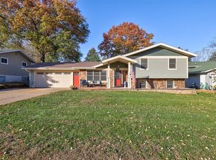 100 Independence St, Pella, IA 50219