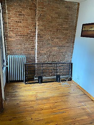 5th image of 832 Washington Ave APT 4R