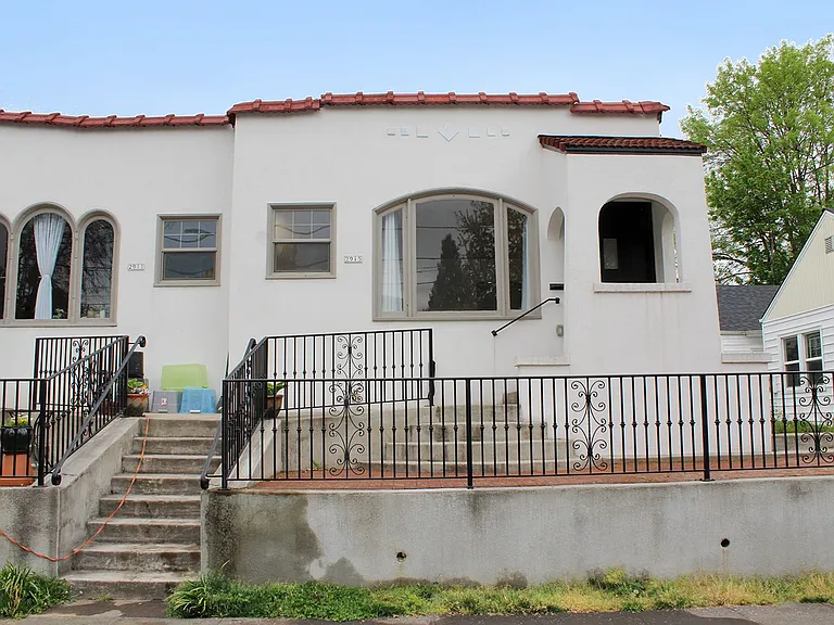 Gorgeous Remodeled Belmont 1 Bedroom with Garage! — Photo 3